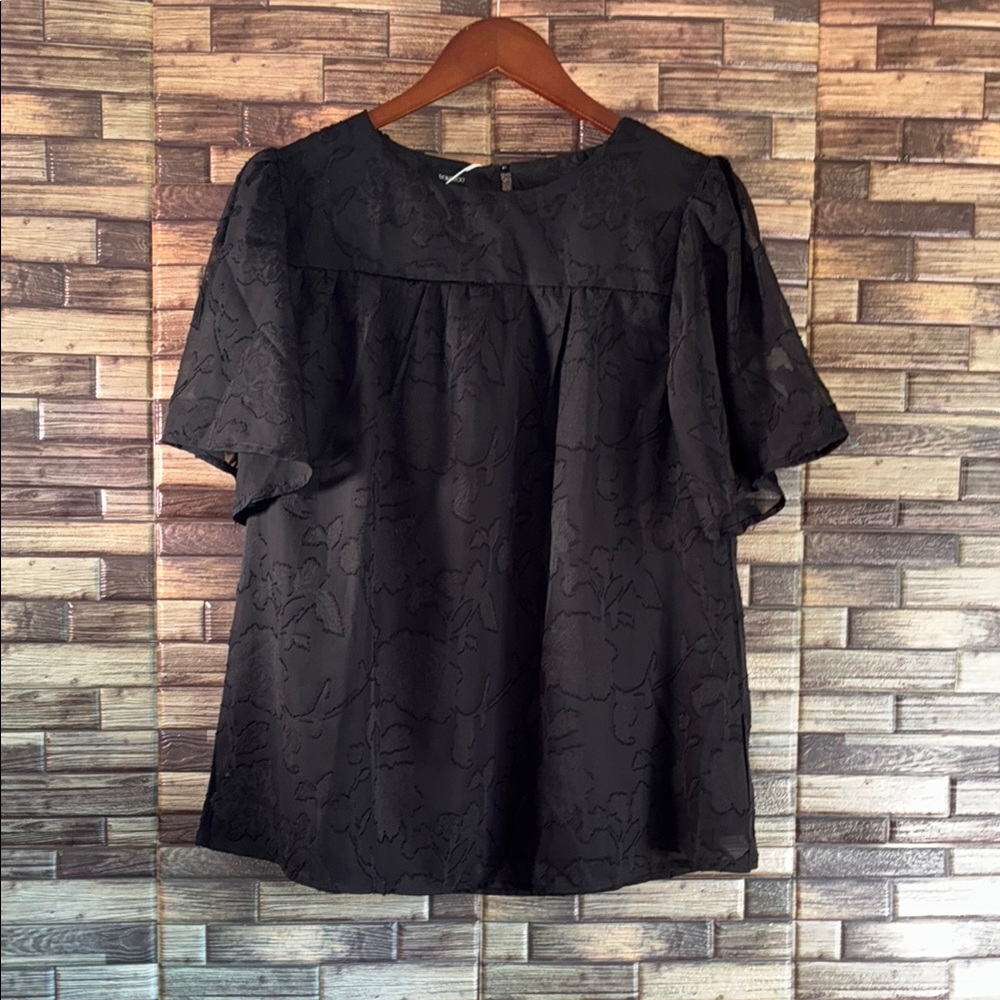Women’s NWT Black Boxy Short Sleeve Blouse Dokotoo Large
